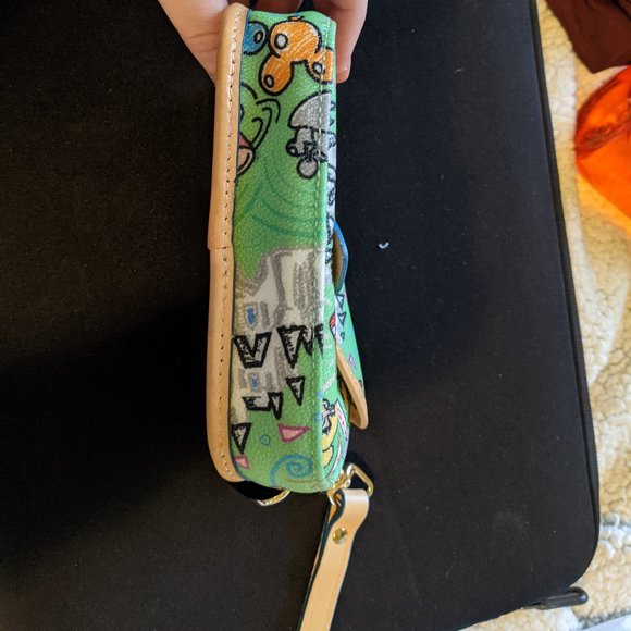 Disney Parks Dooney & Bourke Green Wristlet NWOT - Picture 7 of 9